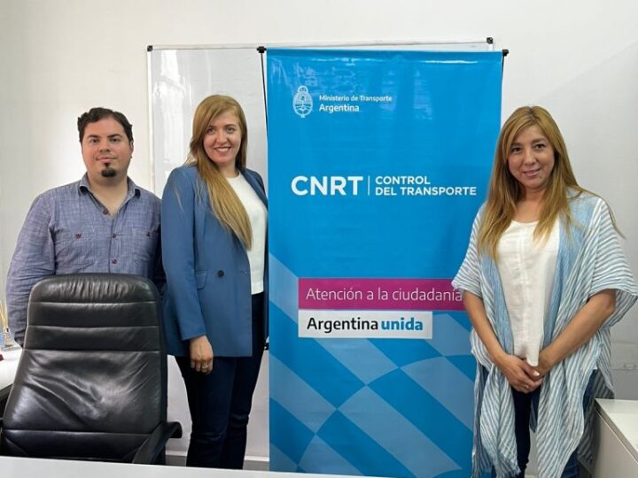 Municipio realiza reuniones para fortalecer el trabajo conjunto con la Comisión Nacional de Regulación del Transporte (CNRT)