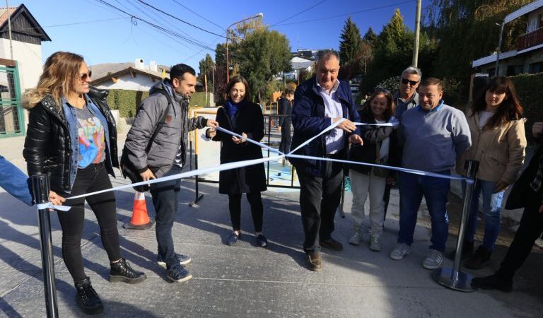 Se inauguró el renovado asfalto en hormigón en calle 20 de Junio