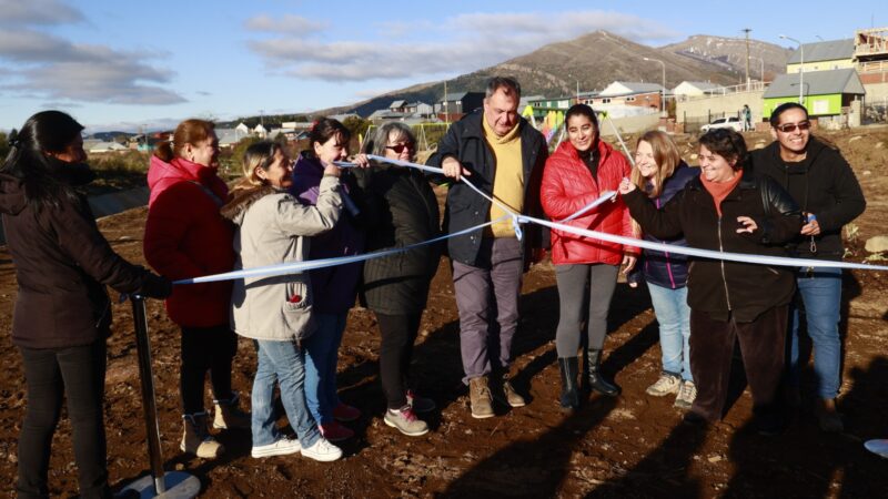 Municipio inauguró una nueva plaza en el barrio 645 Viviendas
